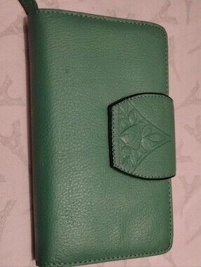 Vintage Amity Green Genuine Leather Clutch Wallet with Floral Embossed Snap